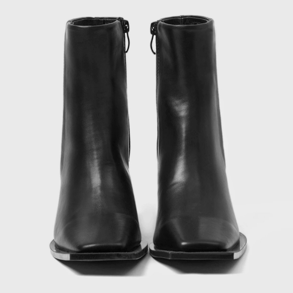 Lattelier Shoes - NEW Architect Squared-Off Toe Ankle Boot (Black) - Lattelier